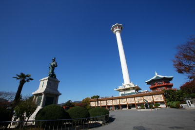 La torre Busan en el monte Yongdu