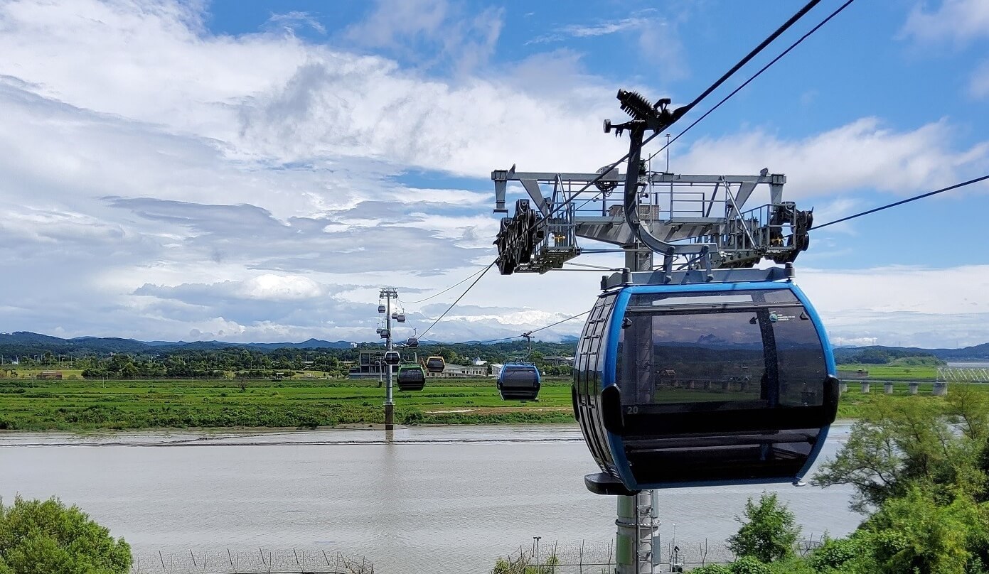 DMZ gondola