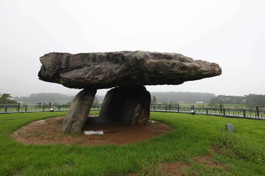 Sitio de Dolmen en Ganghwado en Corea - patrimonio cultural de la UNESCO