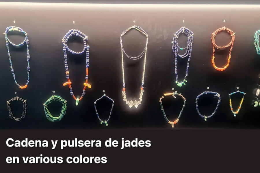Cadena y pulsera de jades en various colores durante la época de hierro
