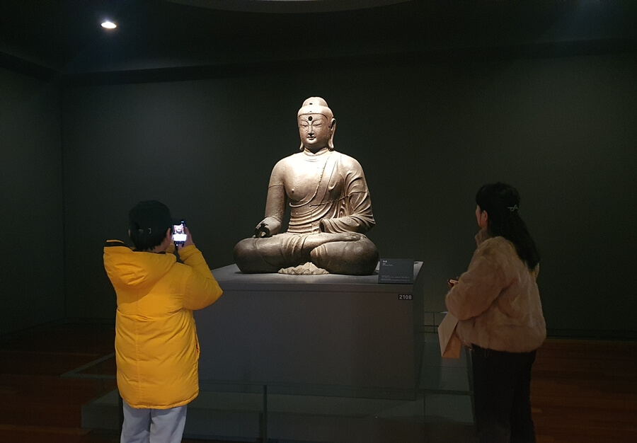 El buda más estandarizado durante Silla unificada.